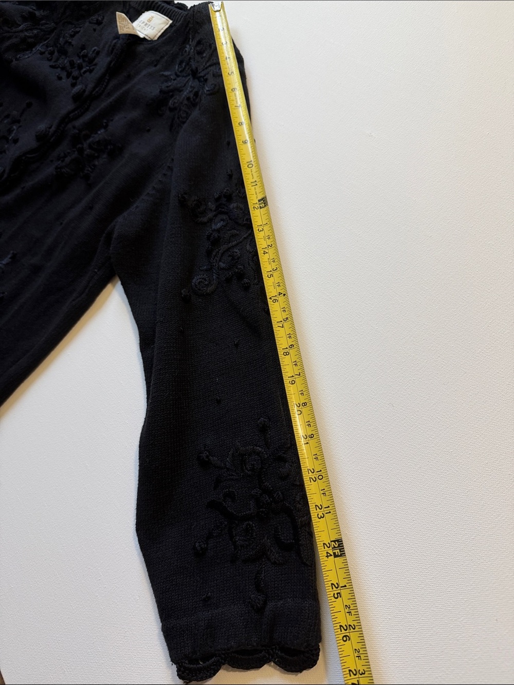 Express Tricot Women’s Black Embroidered Knit Cardigan -L - Picture 8 of 8